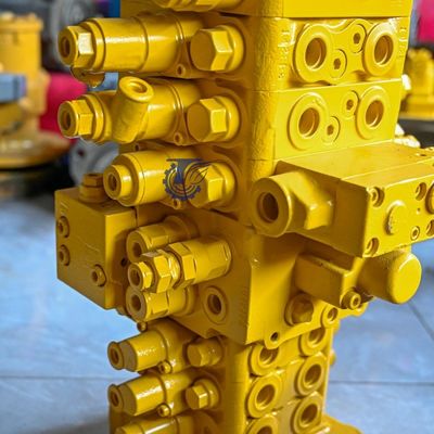 PC160LC-7 PC160-7 Control Valve Excavator Komatsu , 723-57-16100 Excavator Main Parts