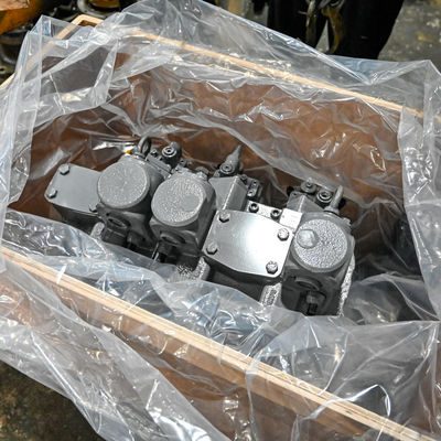 HPV118HW-23C Hitachi ZX225 ZX225-3 Main Pump For 4HK1 Engine 9262324 9262321